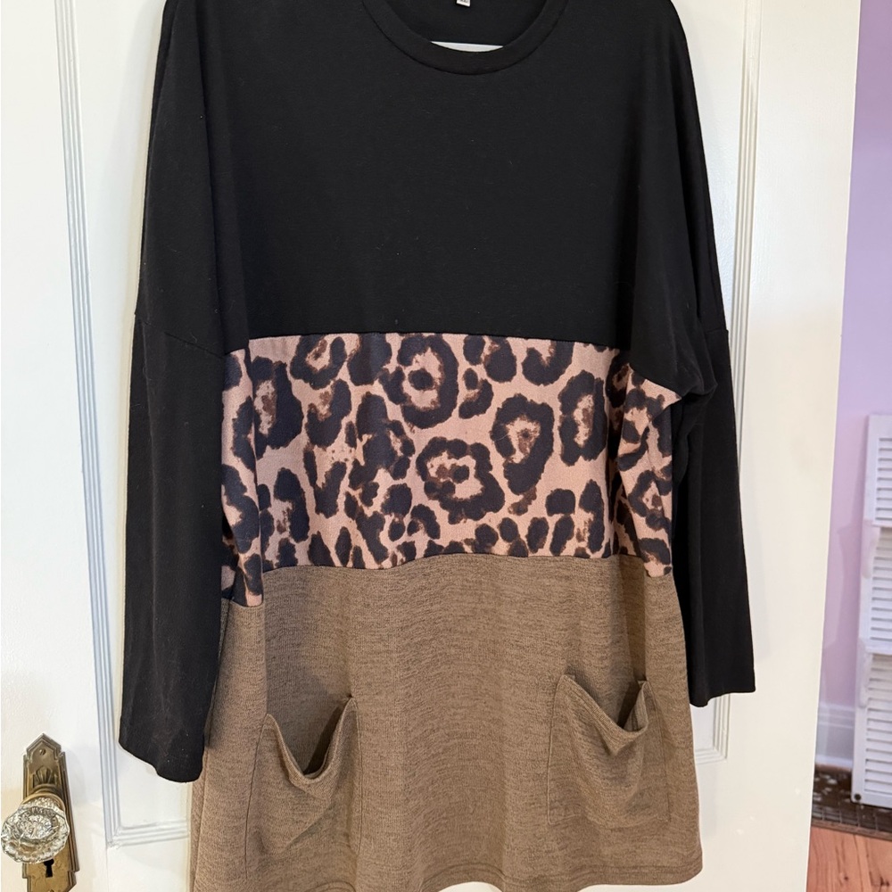 Chic Black and Leopard Print Tunic